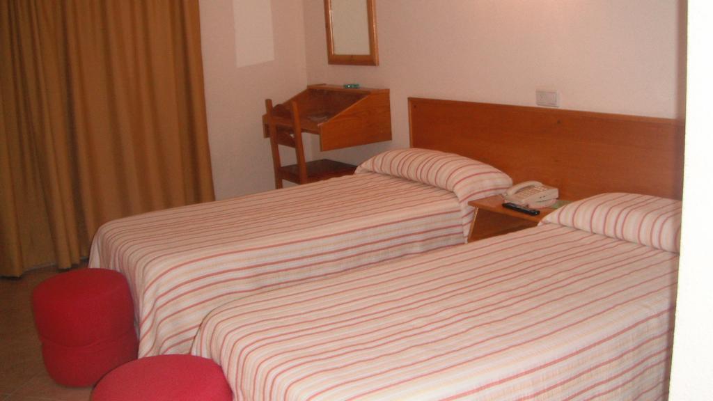 Hotel Bellavista La Puebla De Castro Zimmer foto